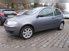 Fiat Punto - 1.4-16V Young nw apk 25-3-2027 lm velgen