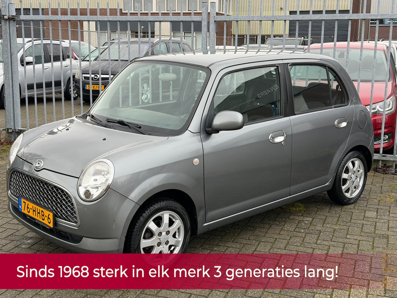 Daihatsu Trevis - 1.0 5 deurs! KMST NAP! Airco l Elek pakket l LMV l Centraal l Parrot! TOPSTAAT l 2 SLEUTEL - AutoWereld.nl
