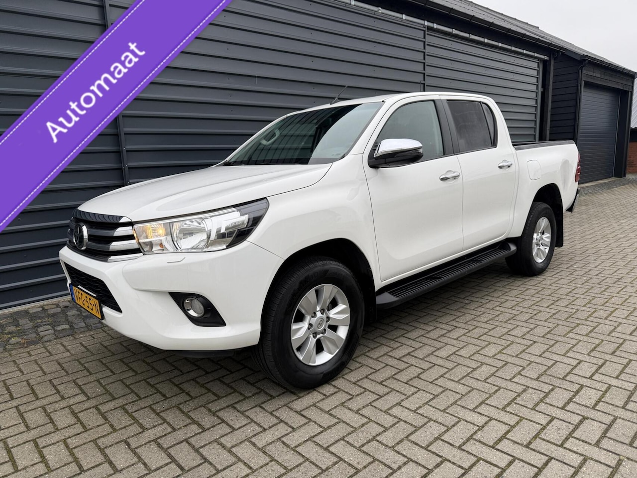 Toyota HiLux - 2.4 D-4D-F Double Cab 4x4 Automaat 2 of 5 Pers. Camera - AutoWereld.nl