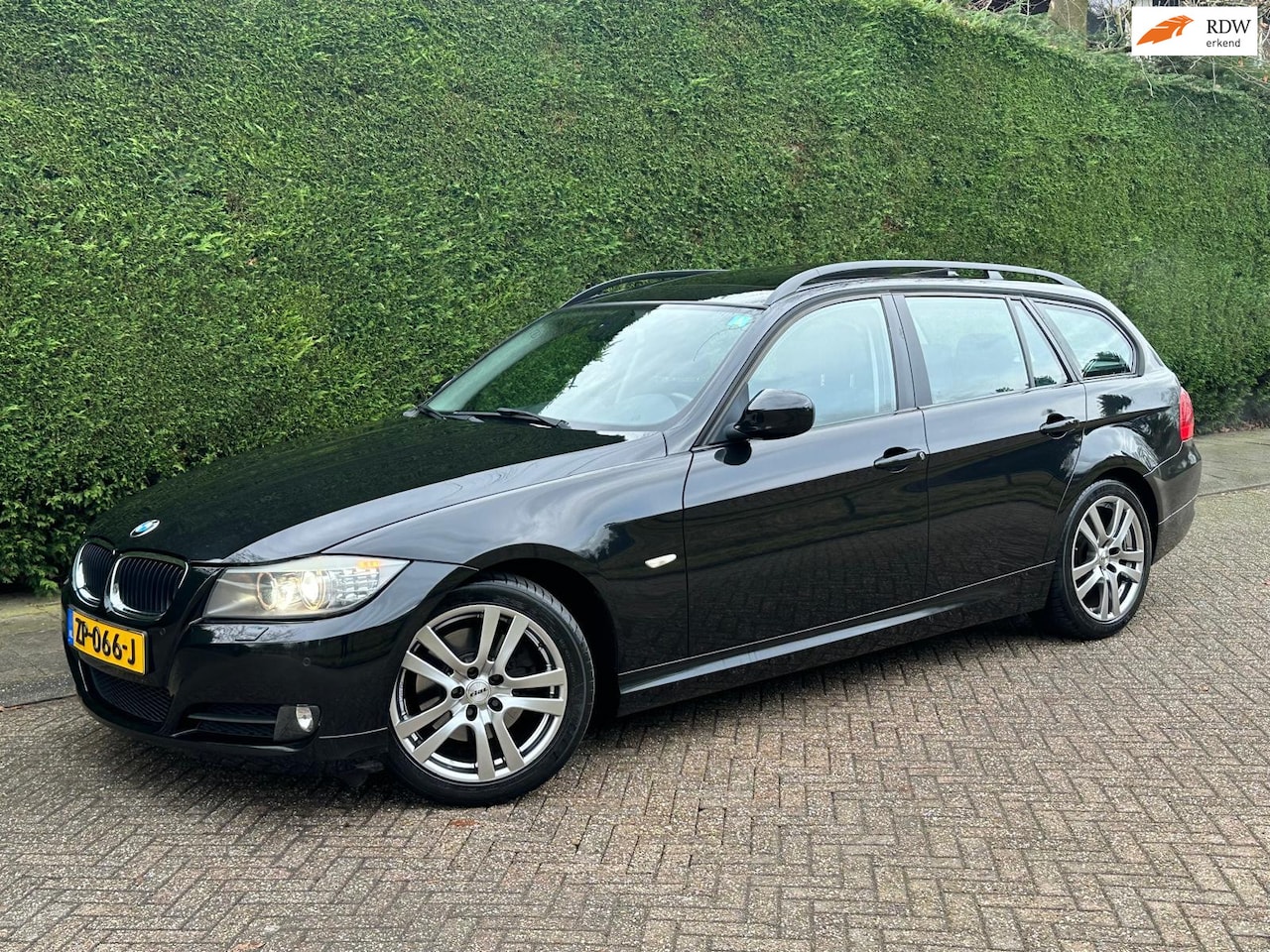 BMW 3-serie Touring - 320i /AUTOMAAT/PANO/XENON/LEER/RIJDTNIEUW!/ - AutoWereld.nl