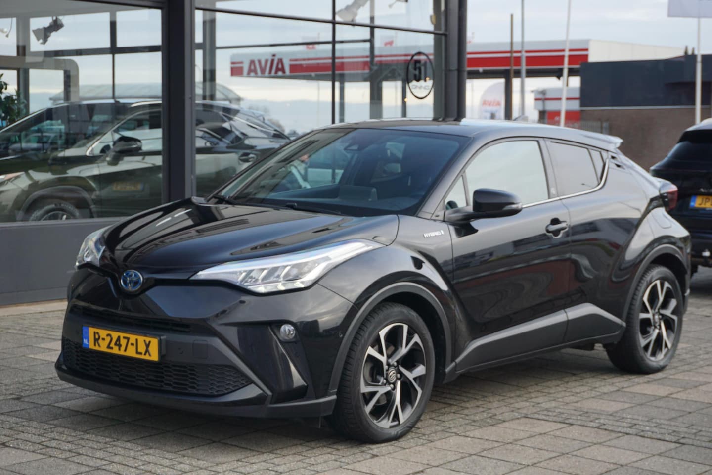 Toyota C-HR - 2.0 Hybrid Team D | ACC | Stuurverm - AutoWereld.nl