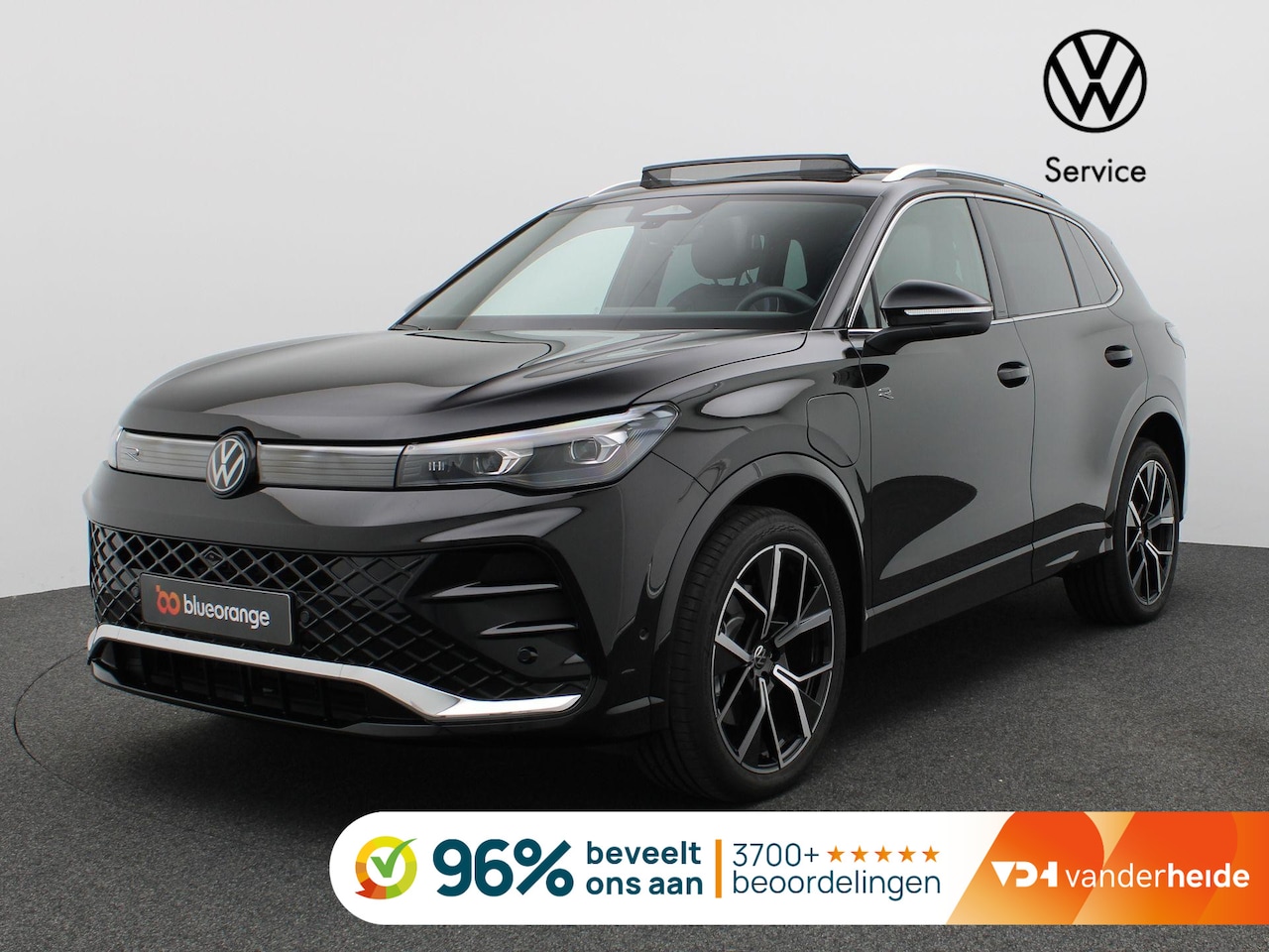 Volkswagen Tiguan - 1.5 eHybrid R-Line Edition 272PK DSG Pano-Schuifdak, Trekhaak, Leder, 360gr. camera, Adapt - AutoWereld.nl