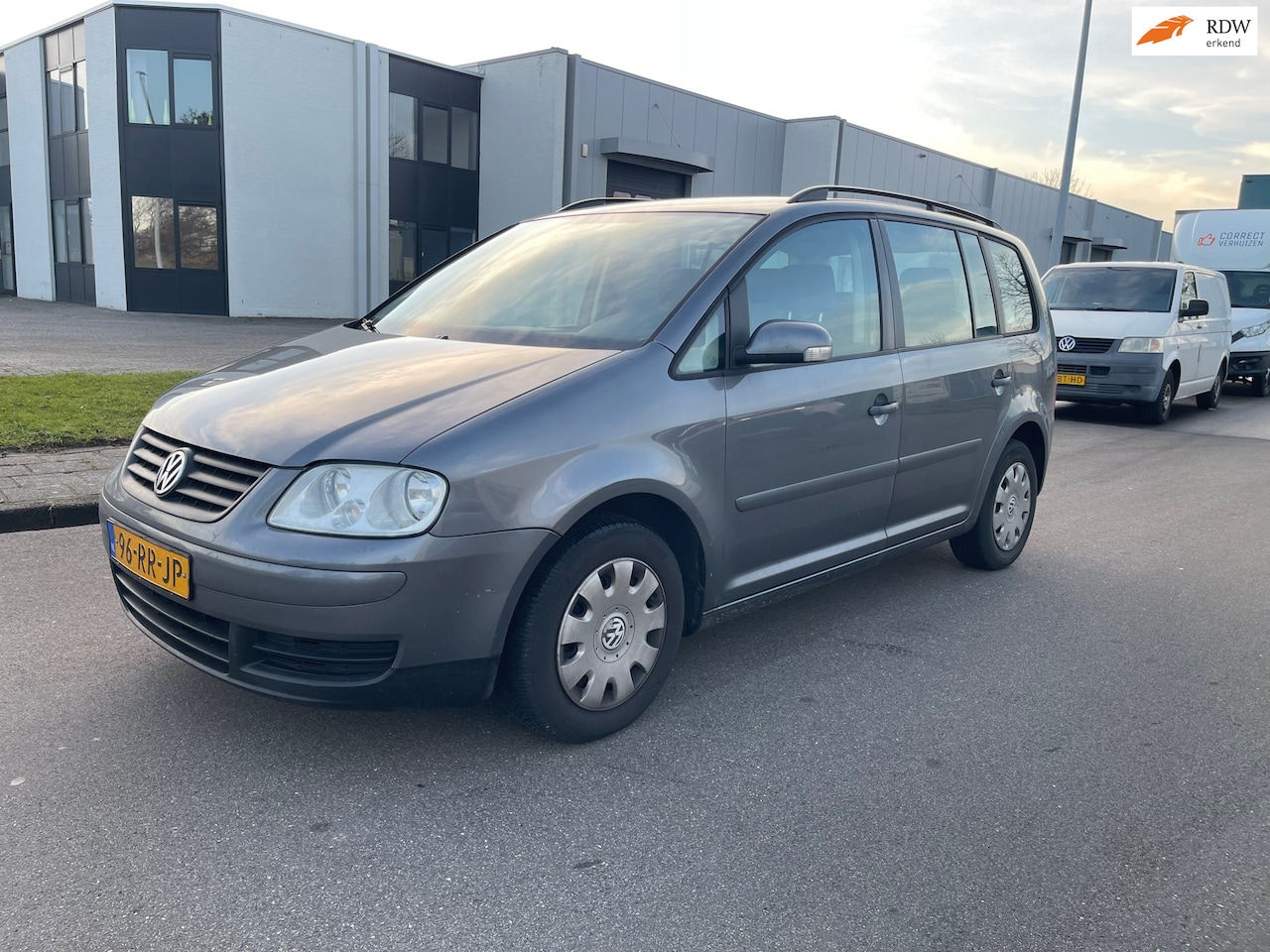 Volkswagen Touran - 1.6 Business 1.6 Business - AutoWereld.nl