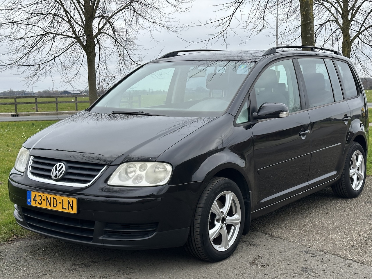 Volkswagen Touran - 1.6-16V FSI Trendline 7 persoons * ZIE ADVERTENTIE - AutoWereld.nl