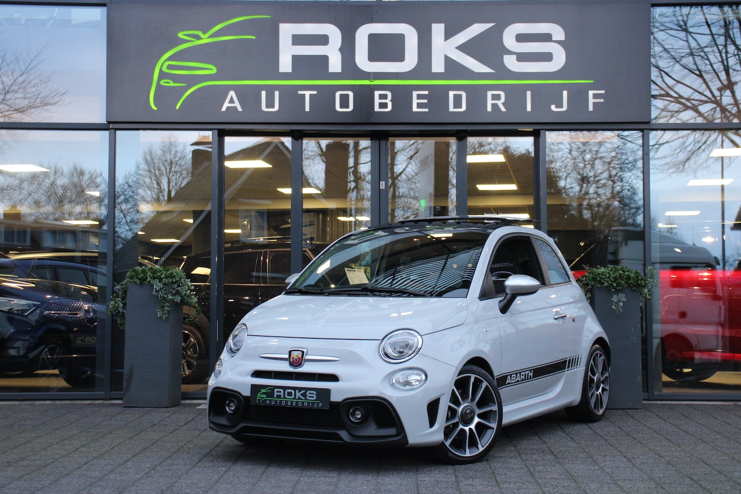 Fiat 500 Abarth - 1.4 T-Jet Turismo Navi/Pdc/Ecc/Panoramadak/Leder/17Inch - AutoWereld.nl