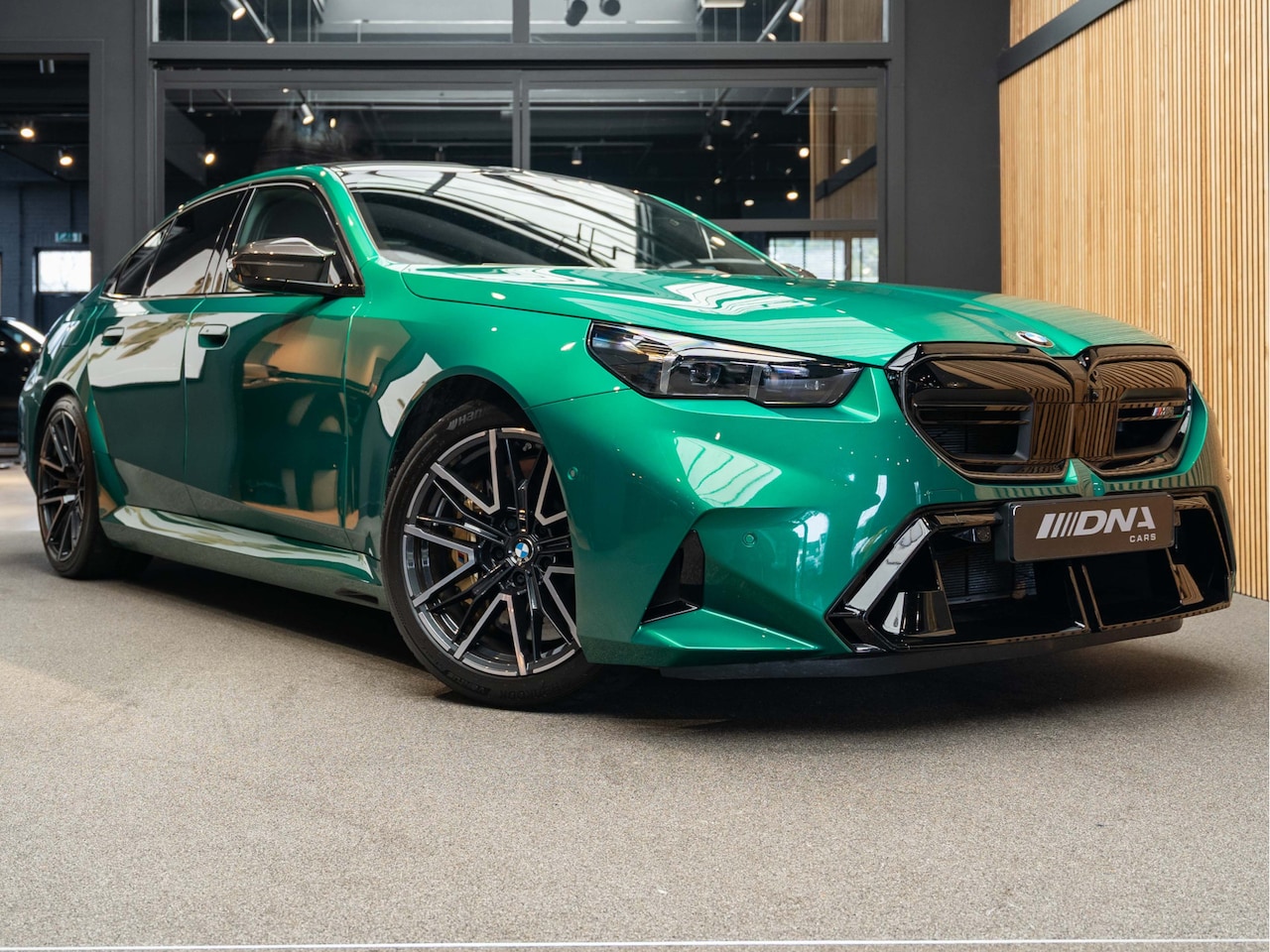 BMW M5 - Keramisch Kuipstoelen Pano M5 Special Colour Carbon Harman&Kardon - AutoWereld.nl