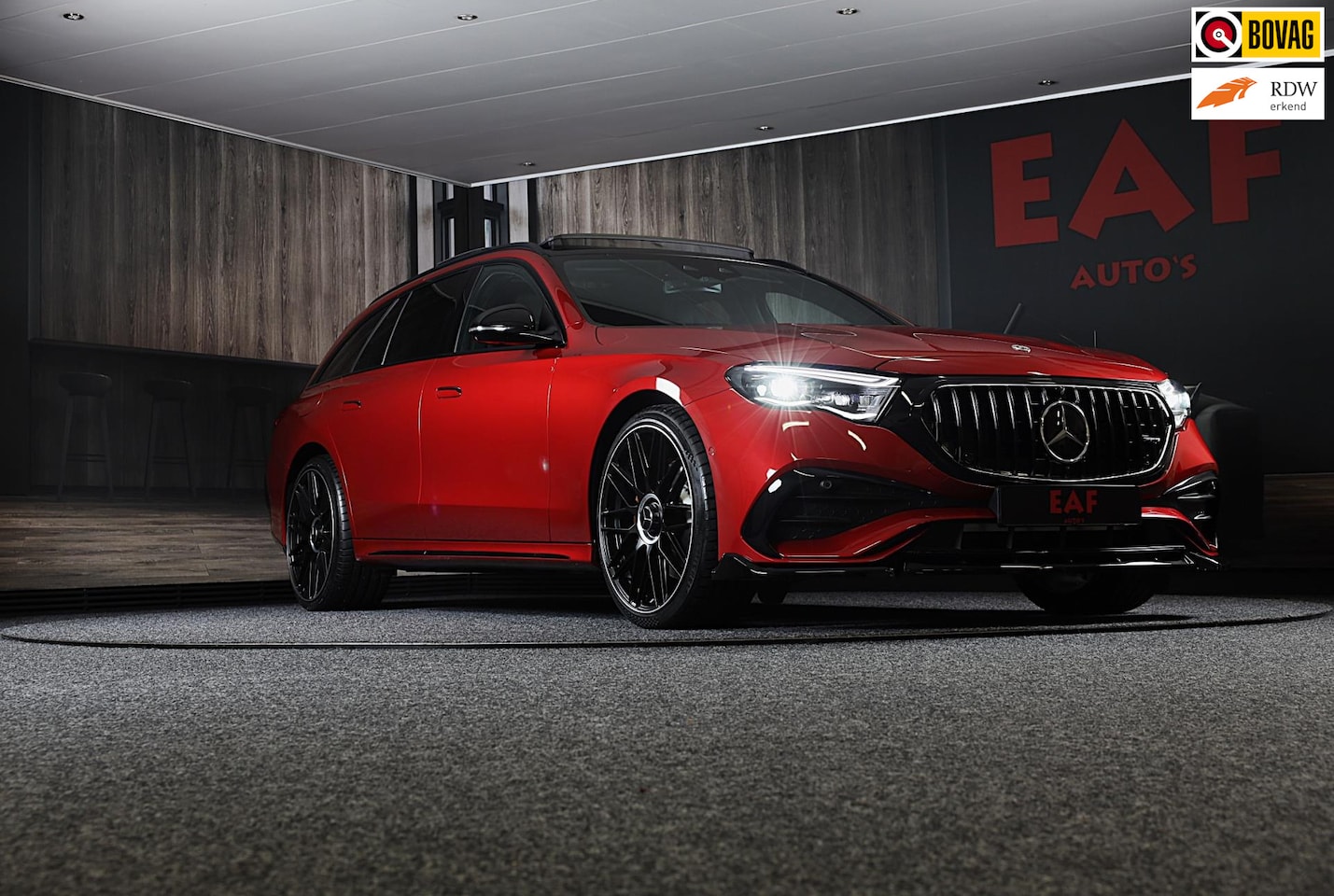 Mercedes-Benz E-klasse Estate - 300 e AMG 53 Look / HYPERSCREEN / Acc / Massage / BURMESTER 4D / Head Up / 360 Camera / Le - AutoWereld.nl