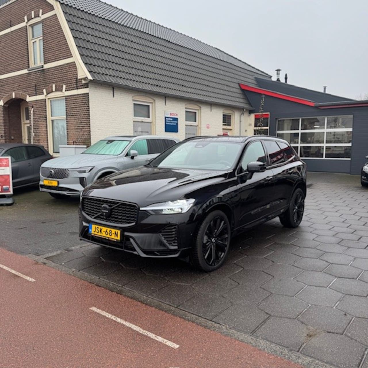 Volvo XC60 - T6 Plug-In Hybrid 350pk Aut AWD Plus Bright Dark - AutoWereld.nl