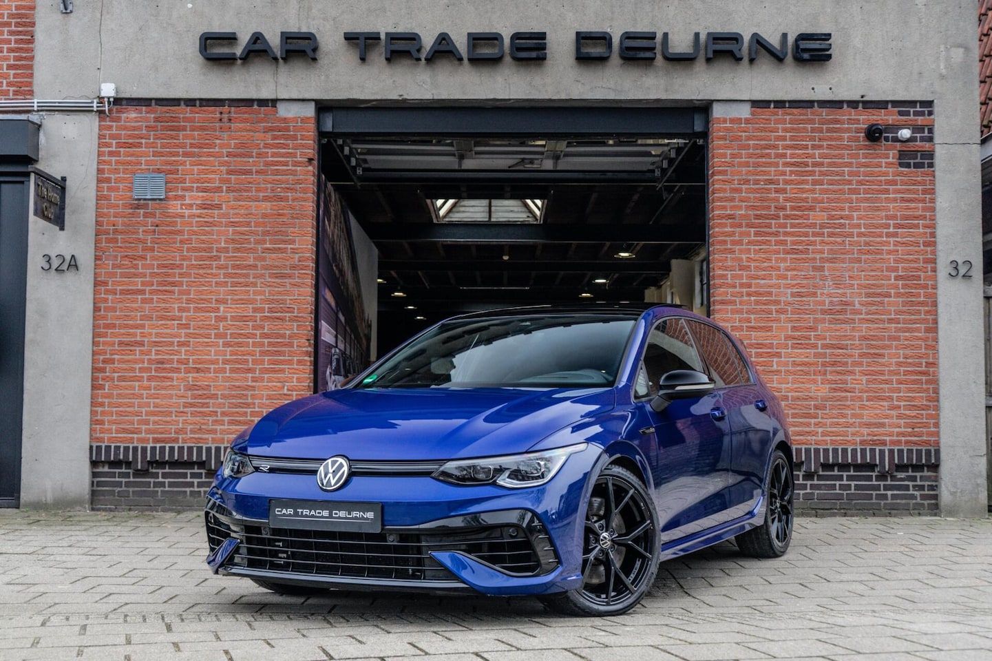 Volkswagen Golf - 2.0 TSI R 4Motion Performance Pano / Drift / Akrapovic - AutoWereld.nl
