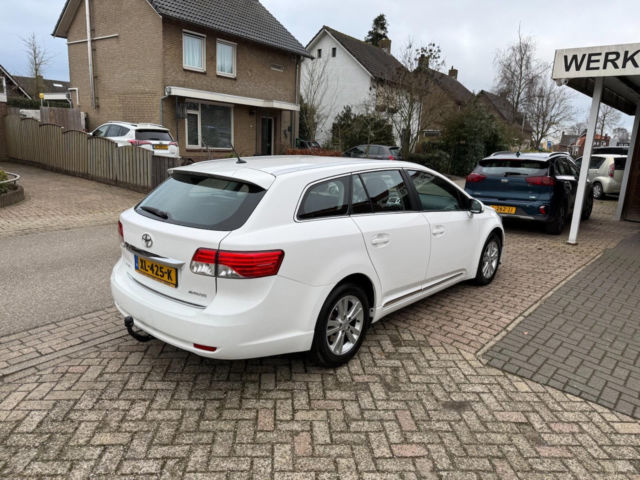 Toyota Avensis - 1.8 VVTi Business AUTOMAAT - AutoWereld.nl
