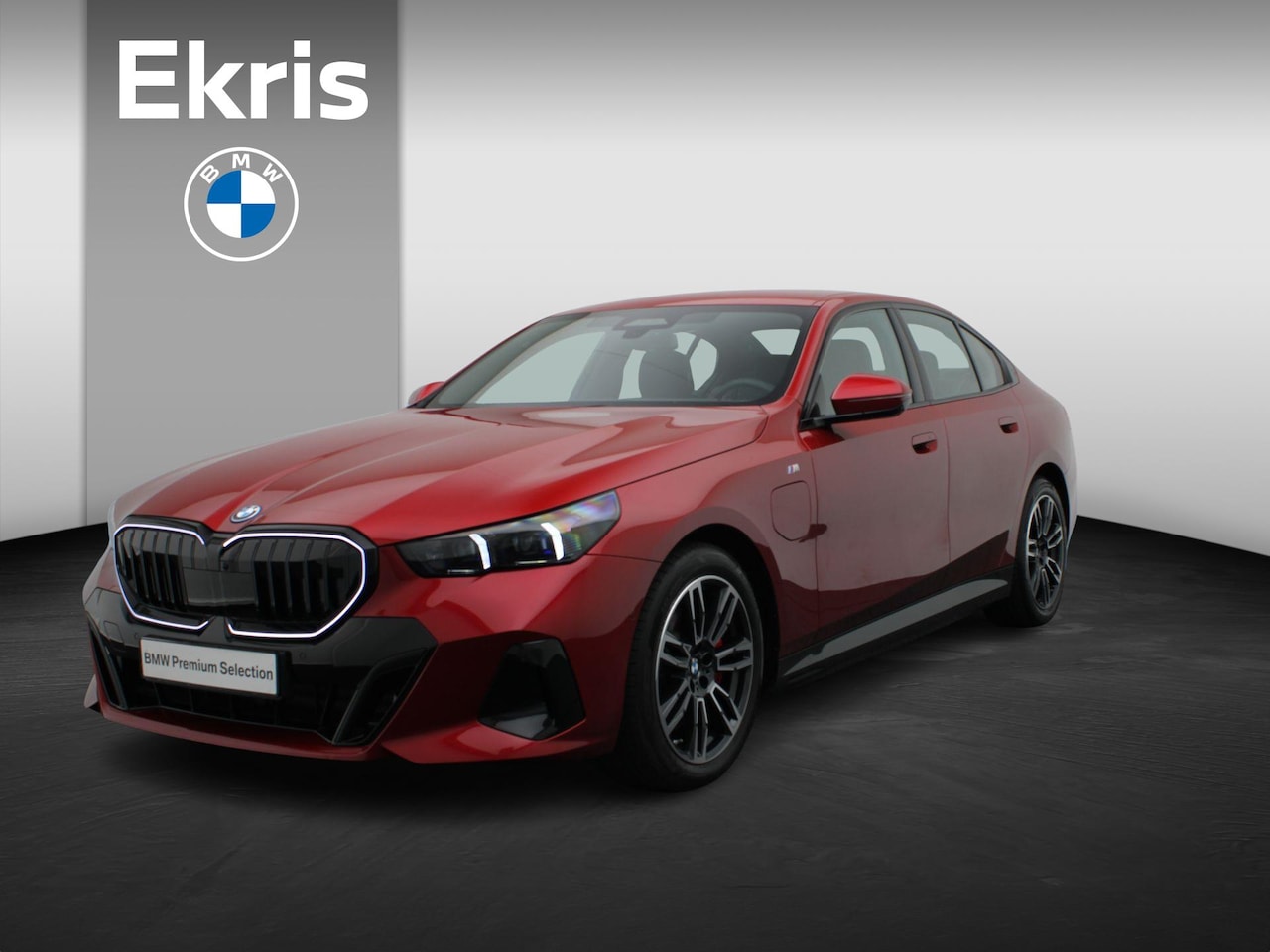 BMW 5-serie - Sedan 550e xDrive M Sportpakket Pro | Innovation Pack | Travel Pack | Adaptief onderstel p - AutoWereld.nl