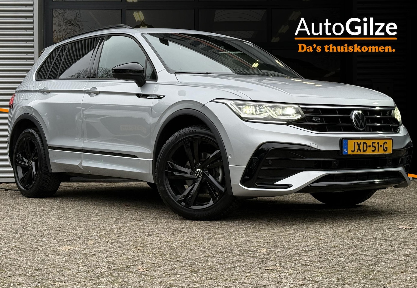 Volkswagen Tiguan - 1.5 eTSI R-Line Edition l Pano l Harman Kardon l Stoelverwarming l Adpt Cruise l Black Pak - AutoWereld.nl