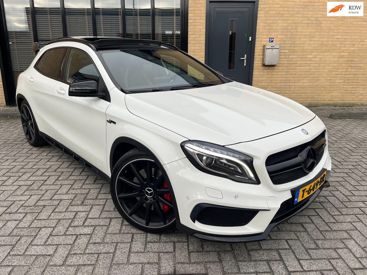 Mercedes-Benz GLA-Klasse - AMG 45 4MATIC|Pano|Alca|Navi|Stoelver|381pk| - AutoWereld.nl