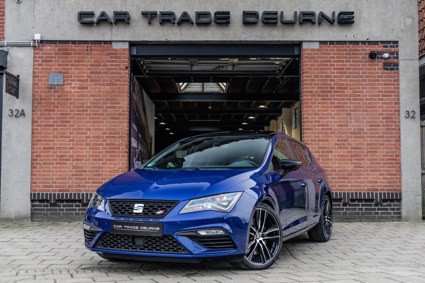 SEAT Leon - 2.0 TSI CUPRA 300 Pano / DCC / ACC - AutoWereld.nl