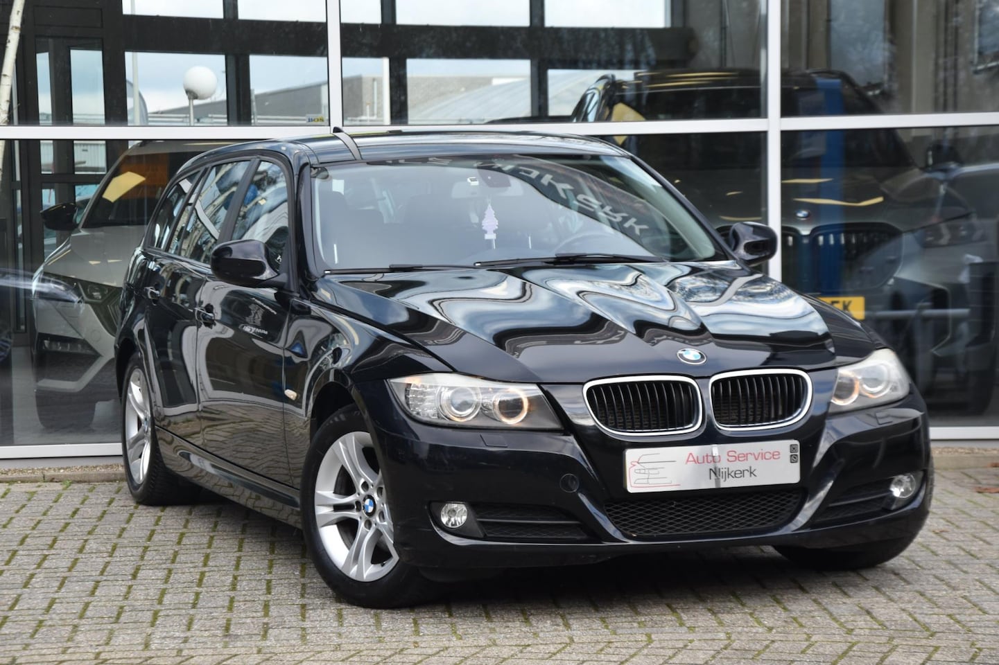 BMW 3-serie Touring - 318i Corporate Lease Luxury Line Airco Nav. Leder Pdc Led 1ste Eigenaar - AutoWereld.nl