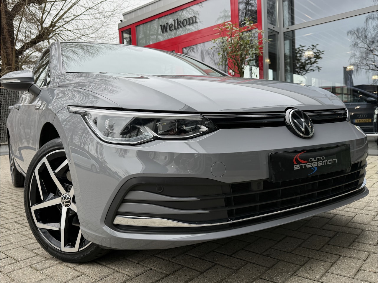 Volkswagen Golf - 1.5 TSI *!* PANODAK/ RADAR/ HuD/ 18 INCH/ CAMERA/ CARPLAY *!* - AutoWereld.nl