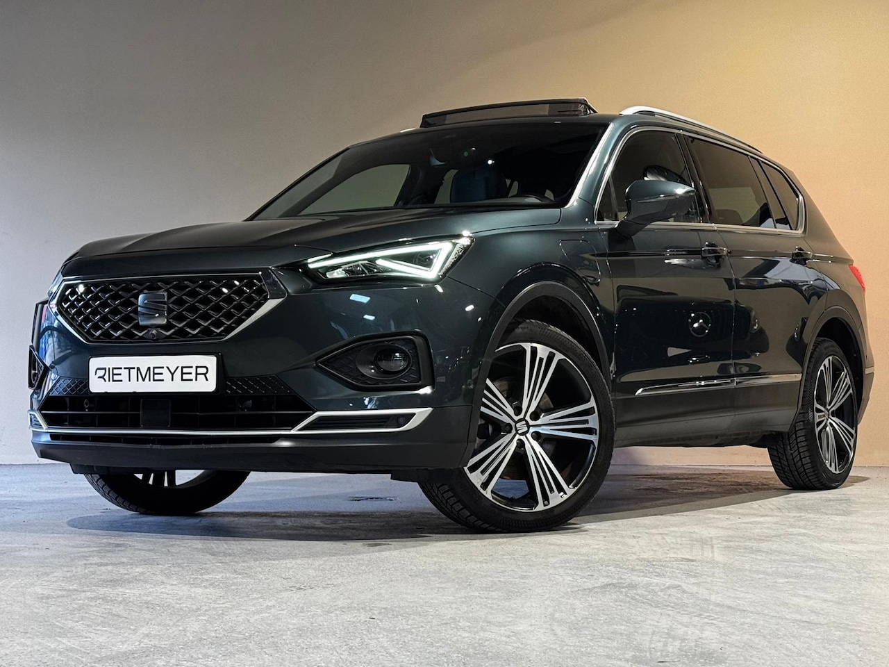 SEAT Tarraco - 1.4 TSI e-Hybrid PHEV Xperience Business Intense |Pano |Trekhaak |360° |Stoel/Stuurverw. - AutoWereld.nl