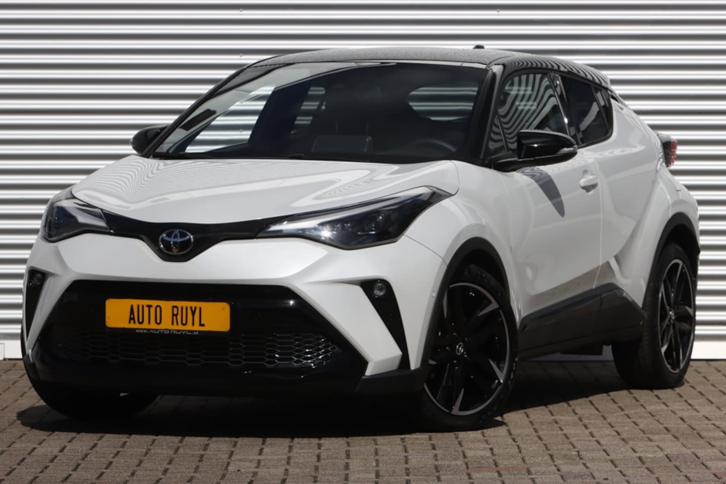 Toyota C-HR - 1.8 Hybrid GR-Sport Bi-Tone 9.266 KM. - AutoWereld.nl