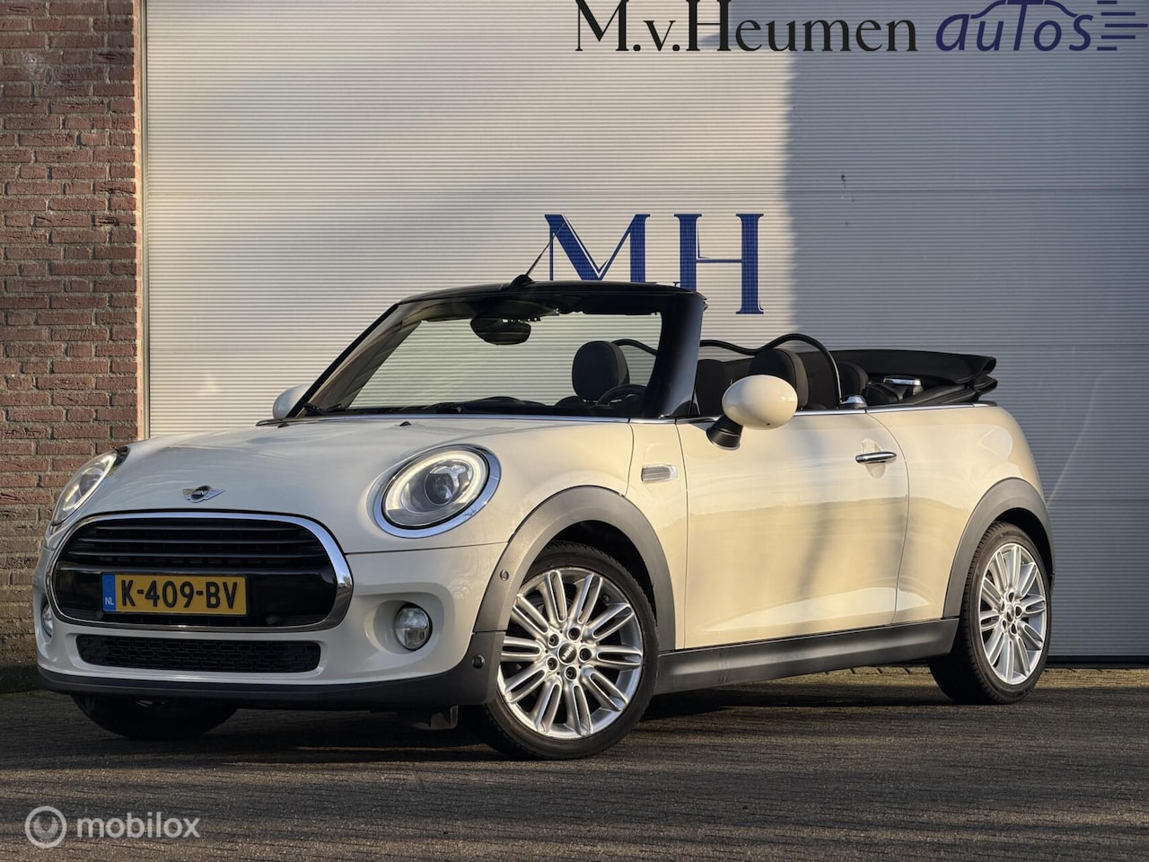 MINI Cabrio - 1.5 Cooper Chili Stoelverwarming Climate Cruise Sfeerverlichting - AutoWereld.nl