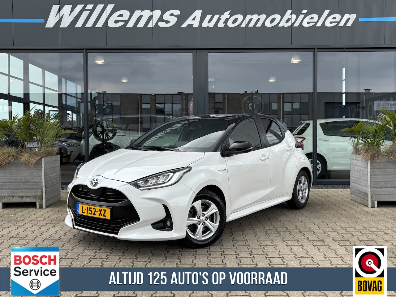Toyota Yaris - 1.5 Hybrid Launch Edition Bi-Tone Camera, Adaptive Cruise & Stoelverwarming - AutoWereld.nl