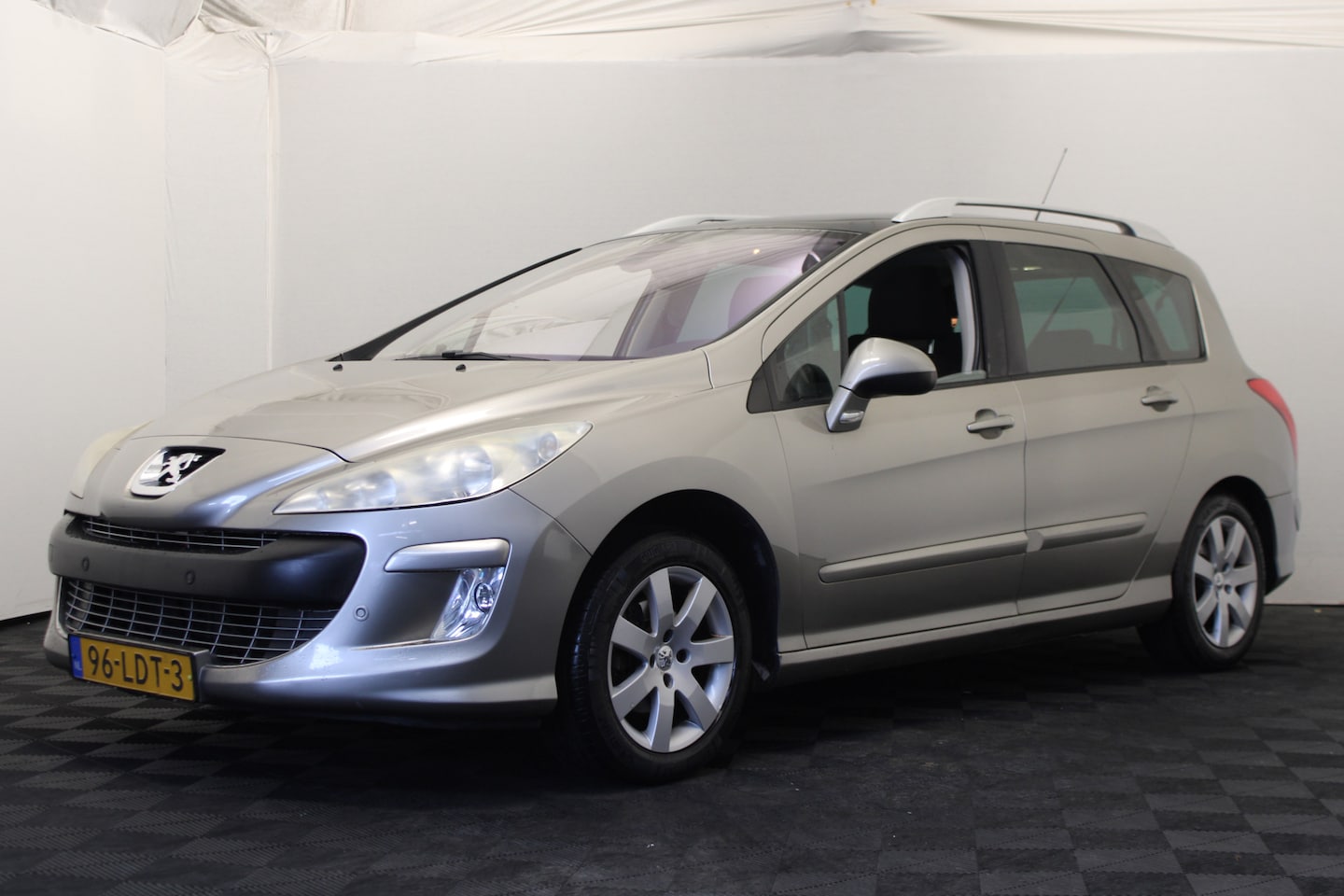 Peugeot 308 SW - 1.6 VTi Blue Lease Executive 1.6 VTi Blue Lease Executive - AutoWereld.nl