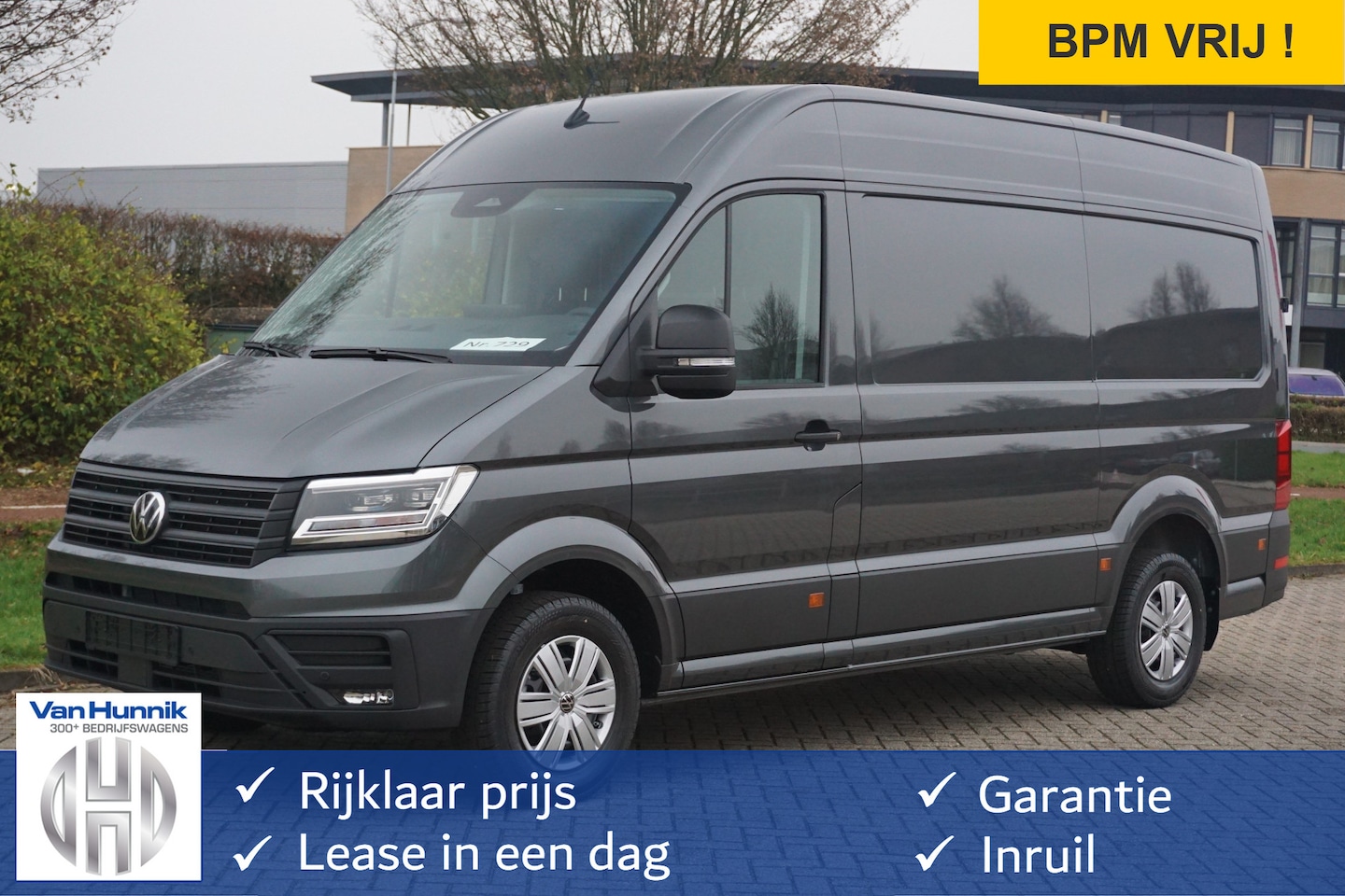 Volkswagen Crafter - 35 177PK L3H3 AUT Facelift BPM VRIJ!! 13" Navi, Camera, Gev. Stoel, LED!! NR. 831 - AutoWereld.nl