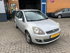 Ford Fiesta - 1.3-8V Futura 1 maand garantie nieuwe apk aflevering beurt goed werkende Airco compleet ge
