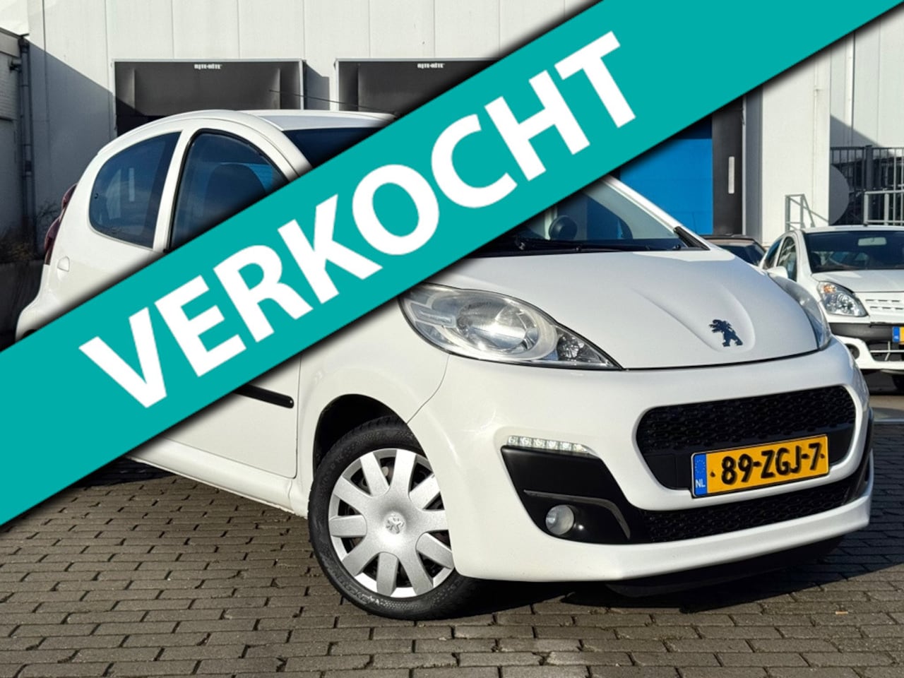 Peugeot 107 - 1.0 Active Facelift 5 drs Airco LED NL Auto NAP! - AutoWereld.nl