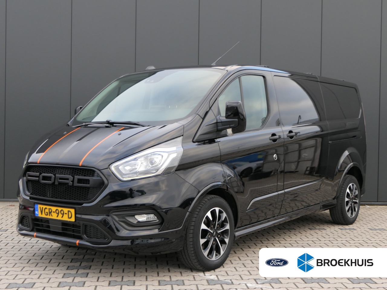 Ford Transit Custom - 320 2.0 TDCI 185pk Automaat L2H1 Sport | Camera | BLIS | Navigatie | Bijrijdersbank | Trek - AutoWereld.nl
