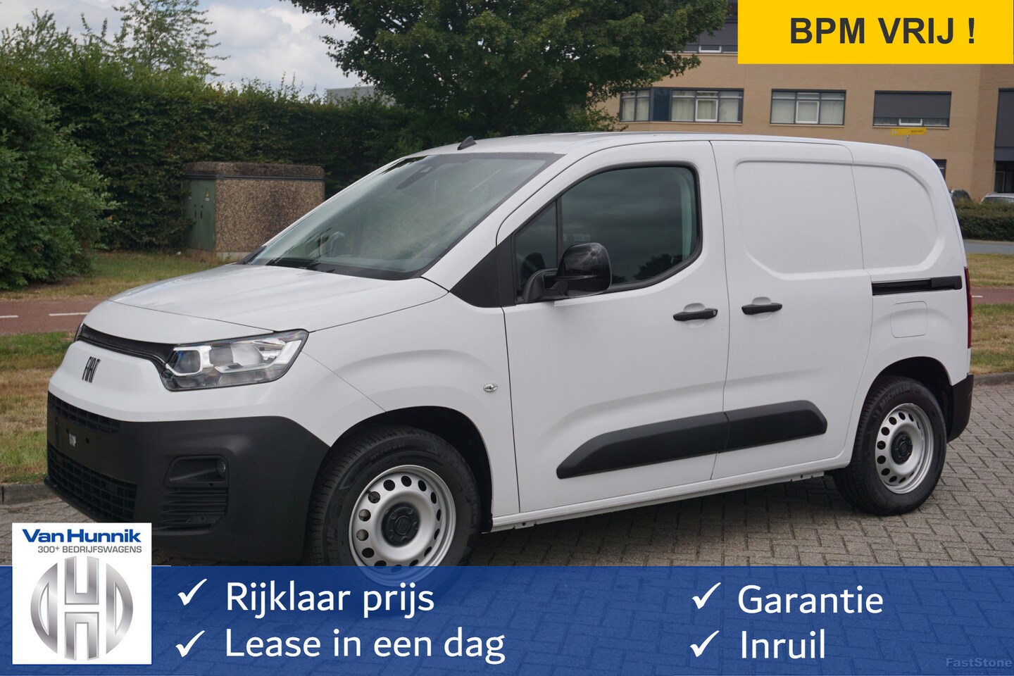 Fiat E-Doblo - L1 50 kWh Plus BPM VRIJ Climate, Navi, Camera, Betimmering, 2x Schuifdeur!! NR. J634* - AutoWereld.nl
