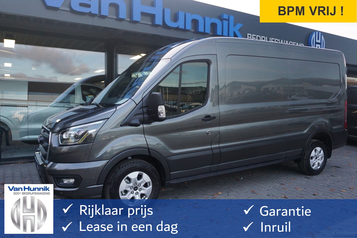 Ford Transit - 350L L3H2 Limited AUT-10 RWD 165PK BPM VRIJ 3.5T Trekhaak, Navi, Adap. Cruise, 360° Cam!! - AutoWereld.nl