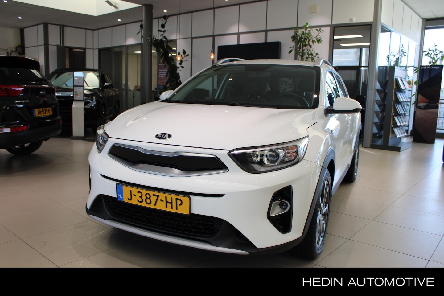 Kia Stonic - 1.0 T-GDi Sports Edition Airconditioning l Camera l Cruise-controle l Privacy-glass l 18-I - AutoWereld.nl