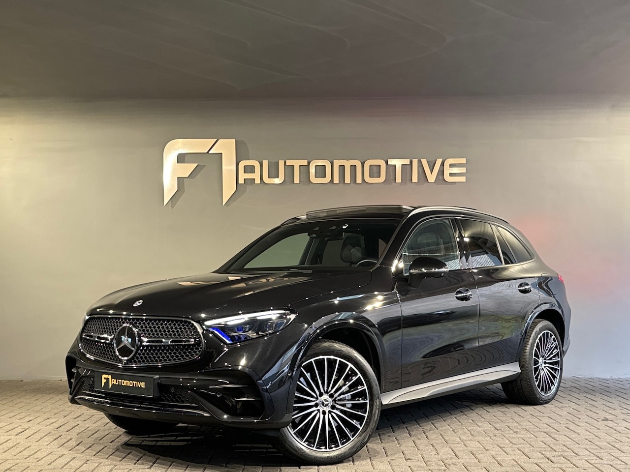 Mercedes-Benz GLC-klasse - 300e 4M AMG Pano|Burm|Memory|Trekhaak - AutoWereld.nl