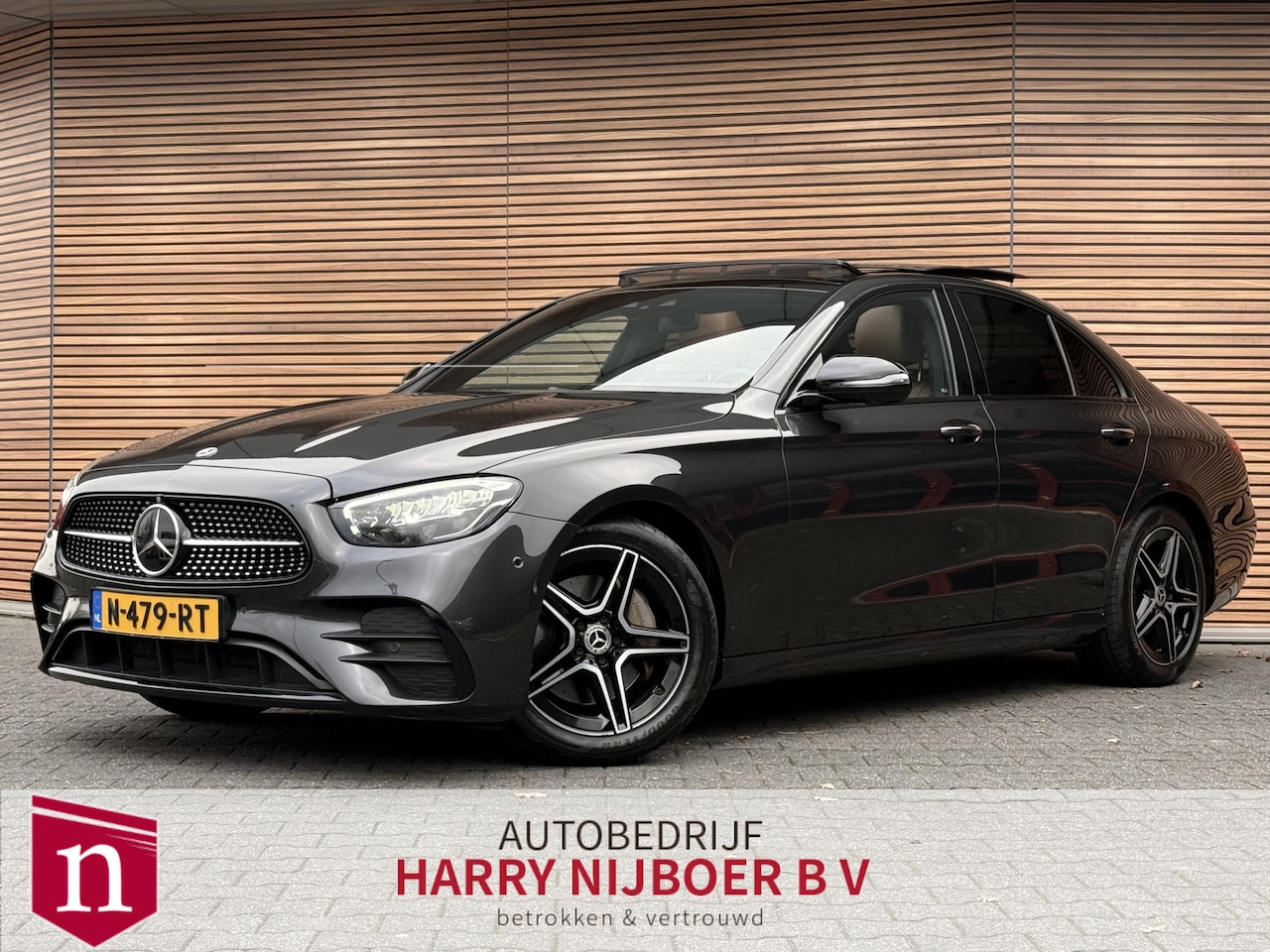 Mercedes-Benz E-klasse - 200 Business Solution AMG Panodak / Adapt. Cruise / Burmester / Leer / Navi / Clima / Nigh - AutoWereld.nl