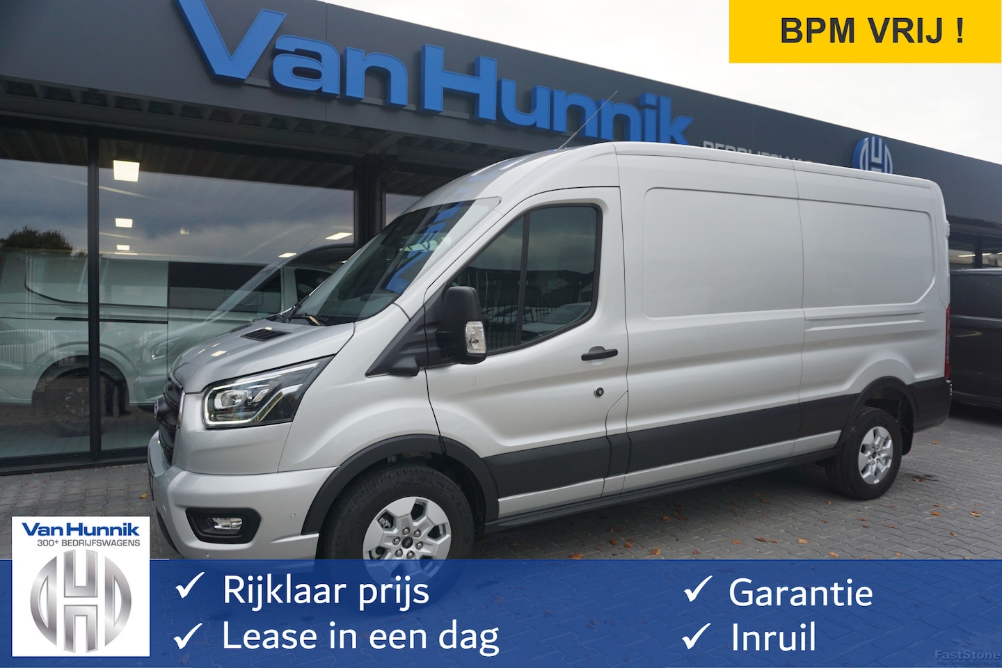 Ford Transit - 350L L3H2 Limited AUT-10 RWD 165PK BPM VRIJ 3.5T Trekhaak, Navi, Adap. Cruise, 360° Cam!! - AutoWereld.nl