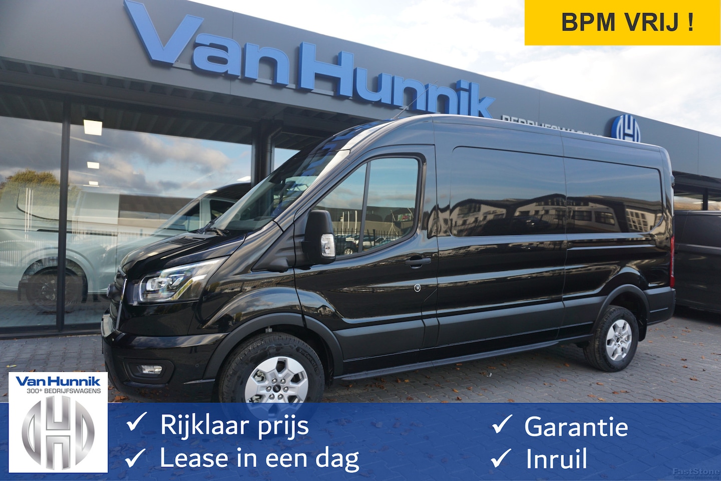 Ford Transit - 350L L3H2 Limited AUT-10 RWD 165PK BPM VRIJ 3.5T Trekhaak, Navi, Adap. Cruise, 360° Cam!! - AutoWereld.nl