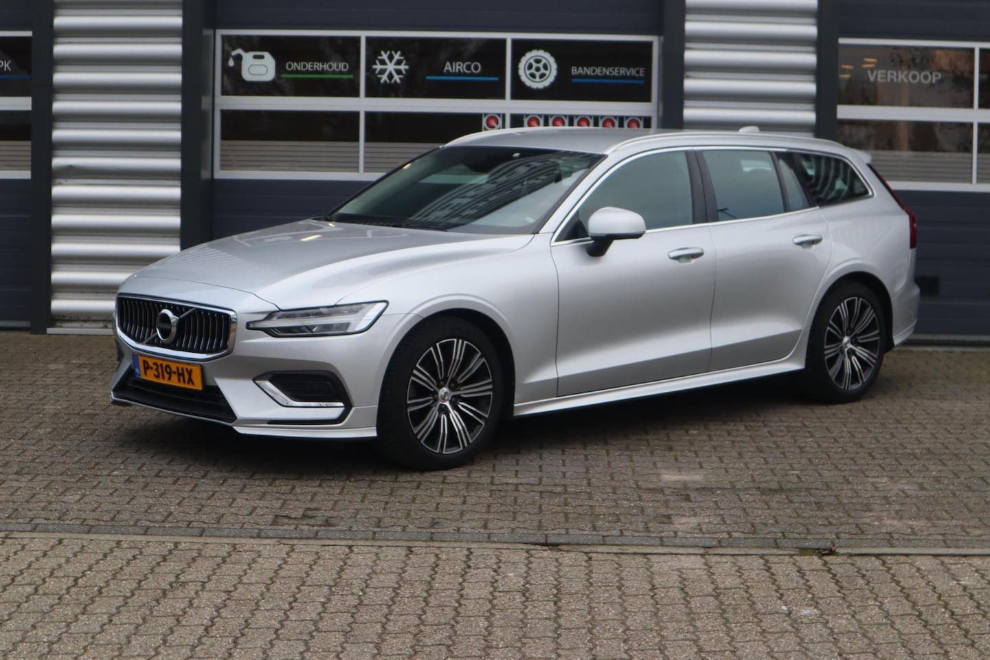Volvo V60 - 2.0 B4 Core 2.0 B4 Core - AutoWereld.nl