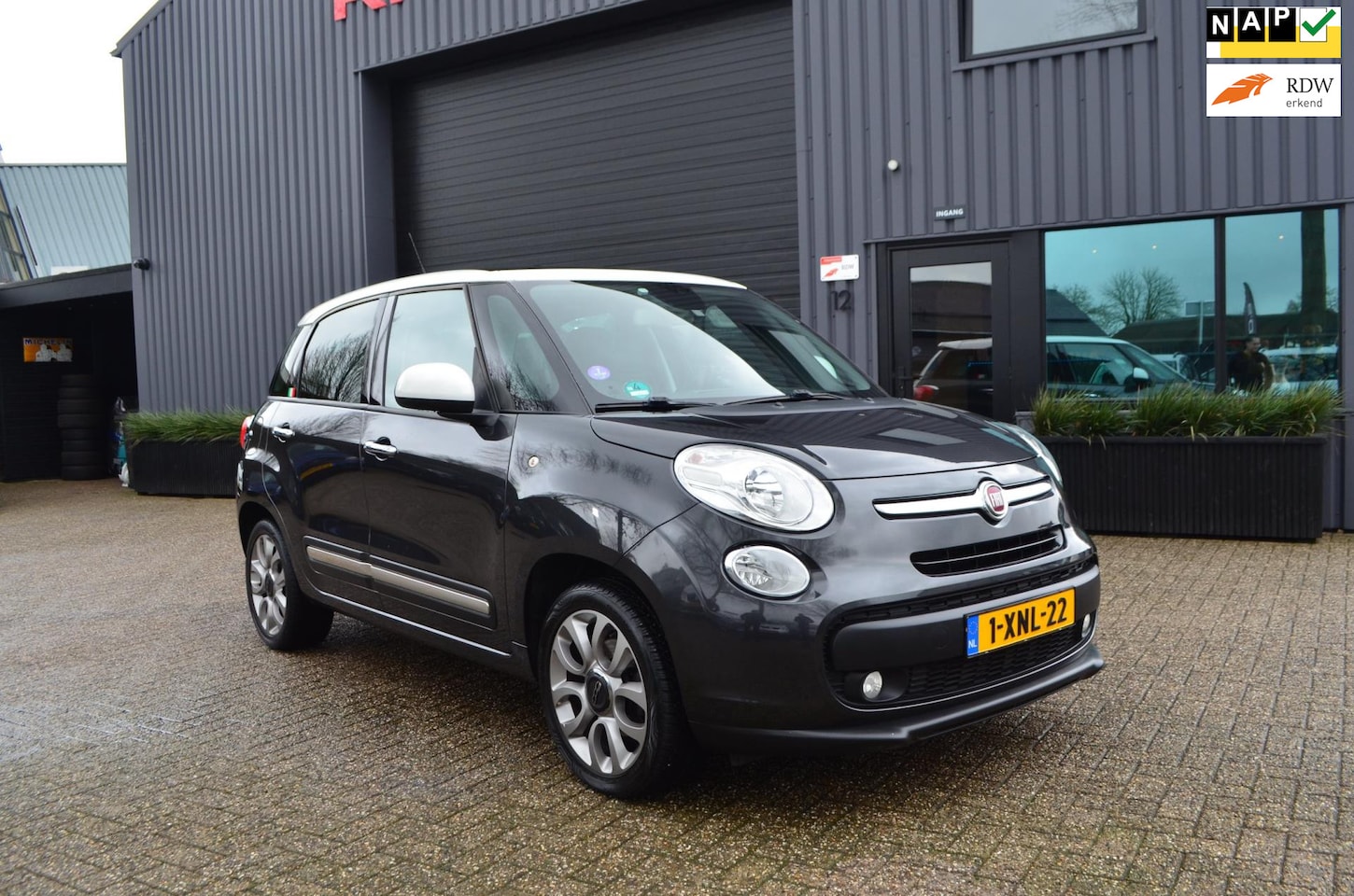 Fiat 500 L - 0.9 TwinAir Lounge | Clima | NAP | Trekhaak | Panoramadak - AutoWereld.nl