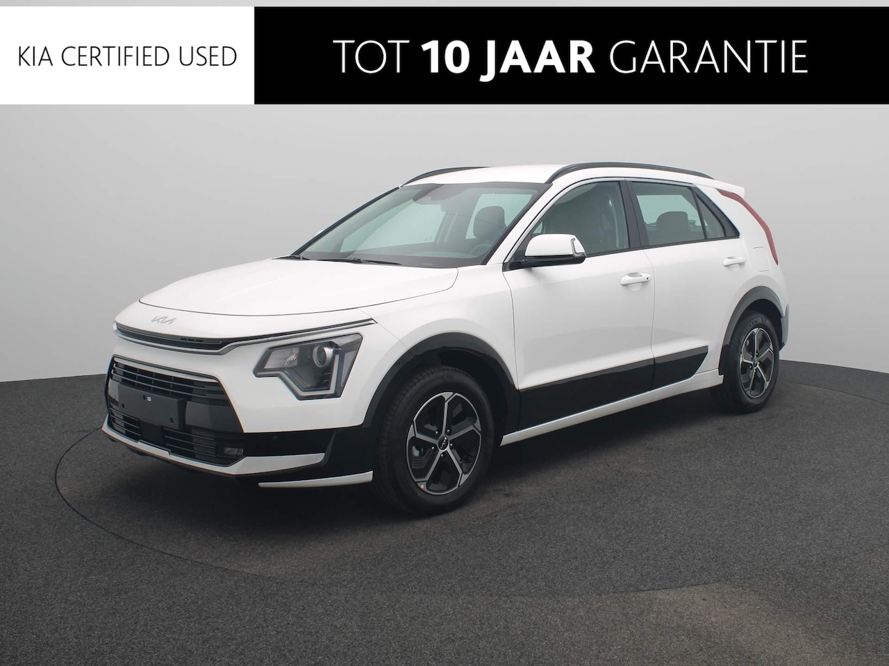 Kia Niro - 1.6 GDi Hybrid DynamicLine Navigatie | Climate Control | LM | Camera | Parkeersensoren | D - AutoWereld.nl