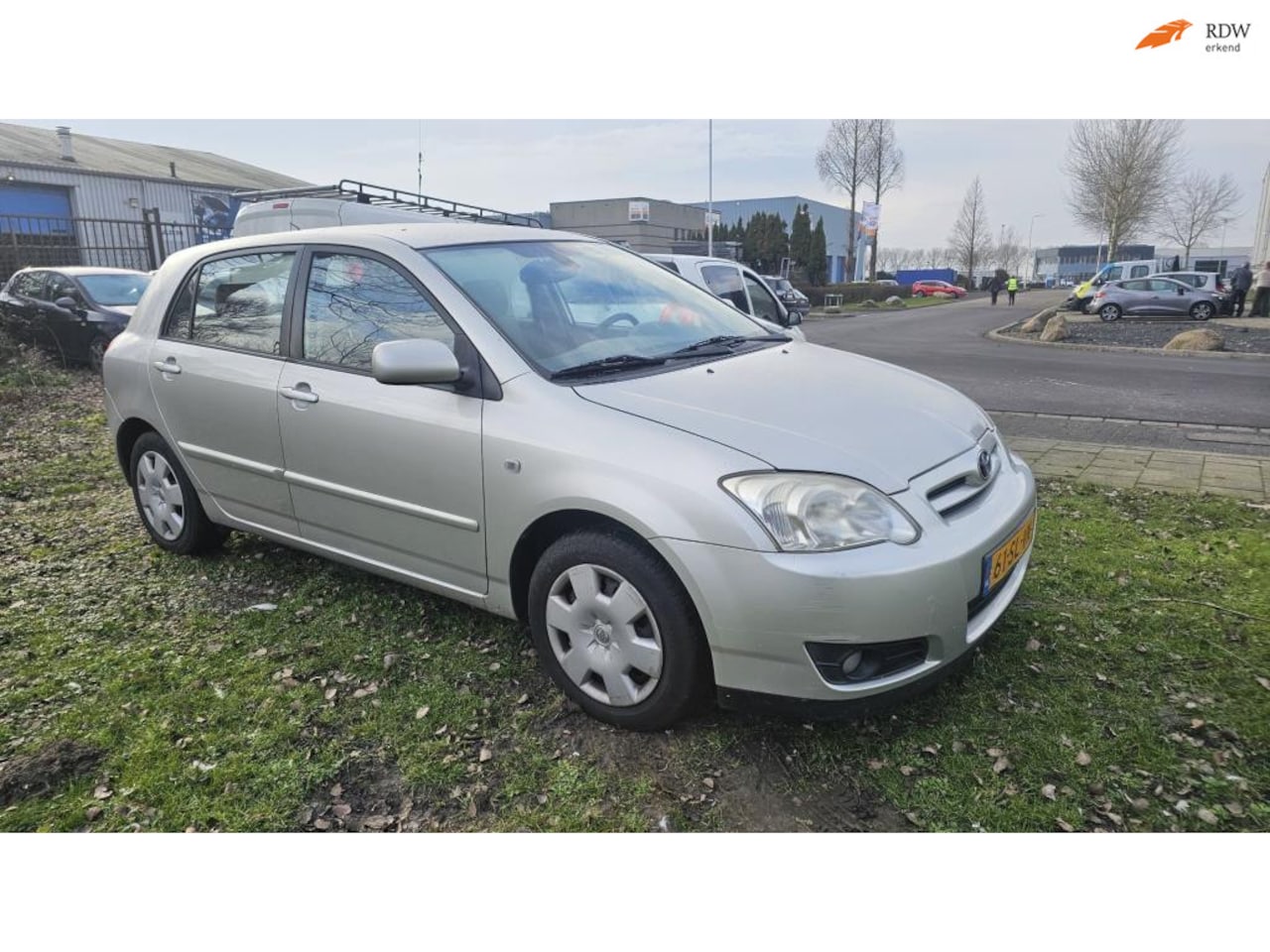 Toyota Corolla - 1.6 VVT-i Linea Sol 1.6 VVT-i Linea Sol - AutoWereld.nl