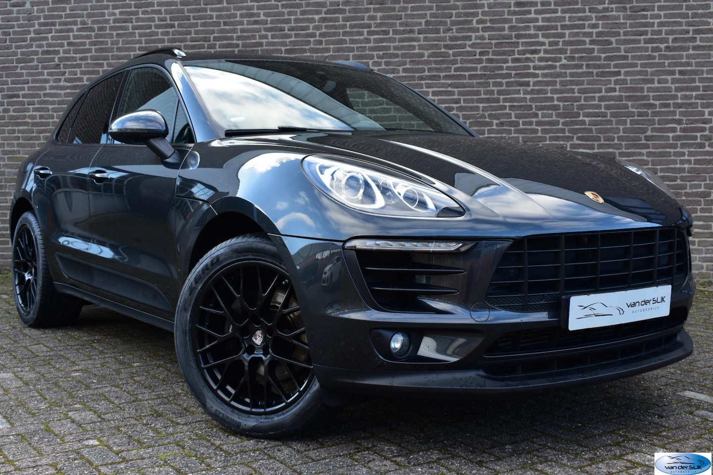 Porsche Macan - 2.0 Apple CarPlay, Panorama Dak, Luchtvering, Stuurwielverwarming, Nieuwe Banden - AutoWereld.nl