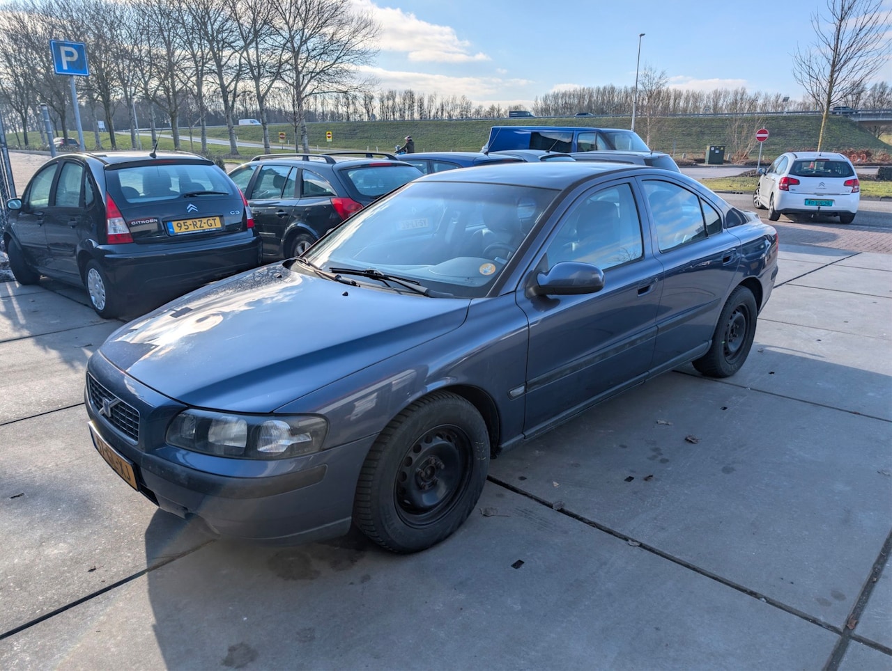 Volvo S60 - 2.4 Edition - Geen APK - Rijdt Goed - AutoWereld.nl