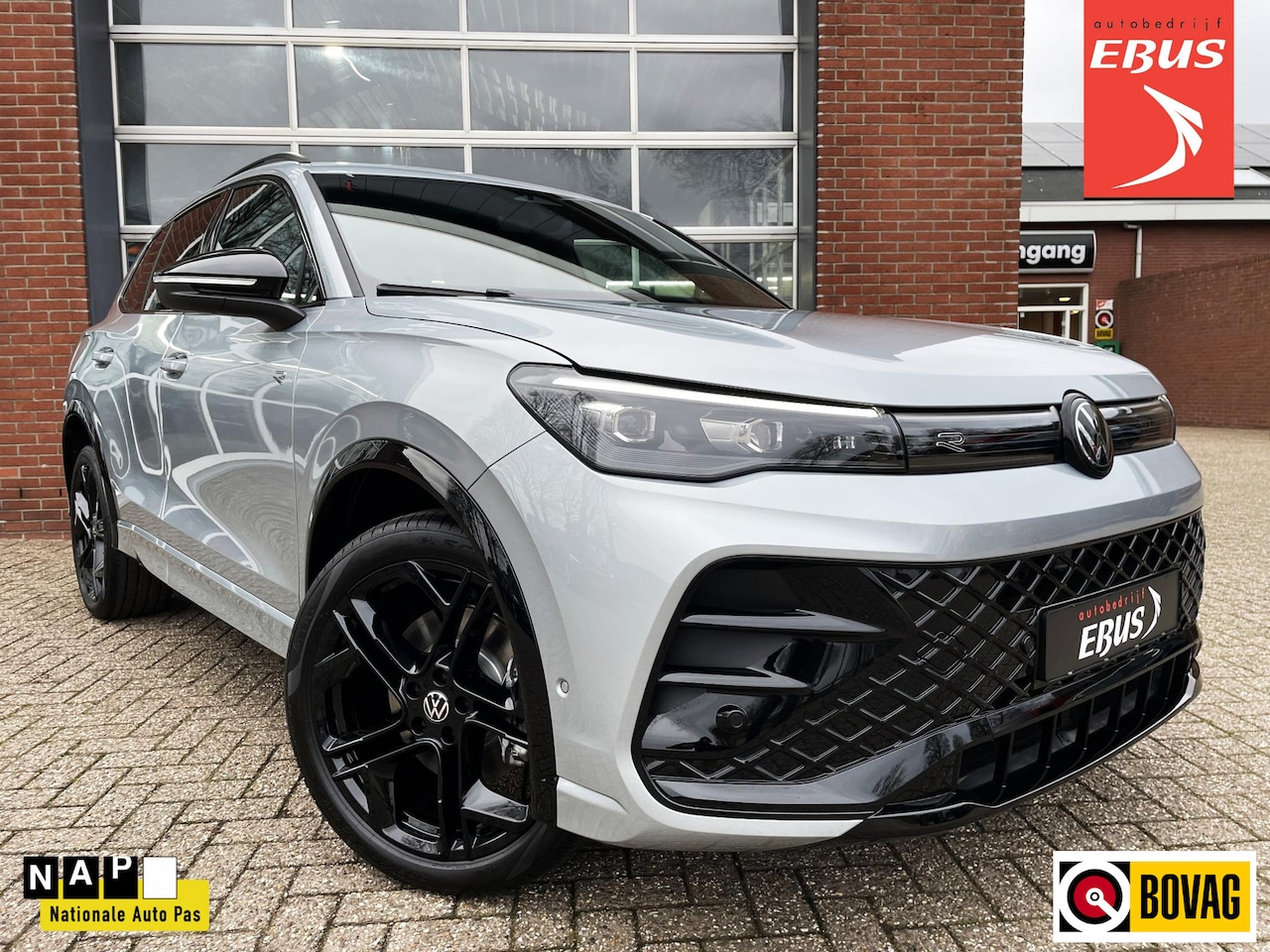 Volkswagen Tiguan - 1.5 eHybrid R-Line Edition HUD / Pano / Winterpakket - AutoWereld.nl