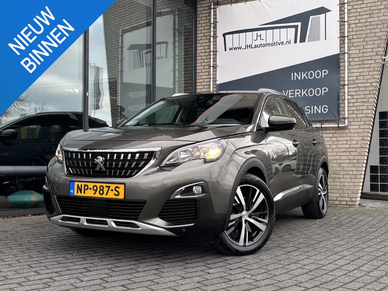Peugeot 3008 - 1.2 *130PK*ECC*CRUISE*NAVI*HAAK*CAM*CARPLAY* - AutoWereld.nl