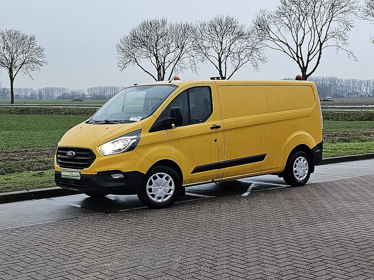 Ford Transit Custom - 340 2.0 TDCI L2H1 Trend Euro6 NAP Airco 130Pk Oh-Historie Trekhaak pdc! - AutoWereld.nl