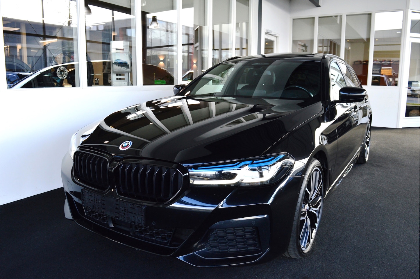 BMW 5-serie Touring - 540i xDrive M-Sportedition | M-Sport Pro | Vol !! - AutoWereld.nl