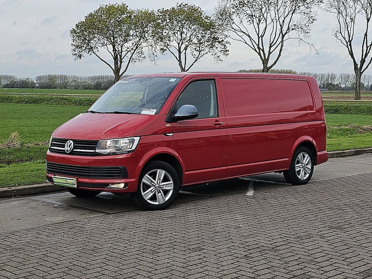 Volkswagen Transporter - 2.0 TDI L2H1 DSG aut., EDITION, airco, navi, pdc - AutoWereld.nl