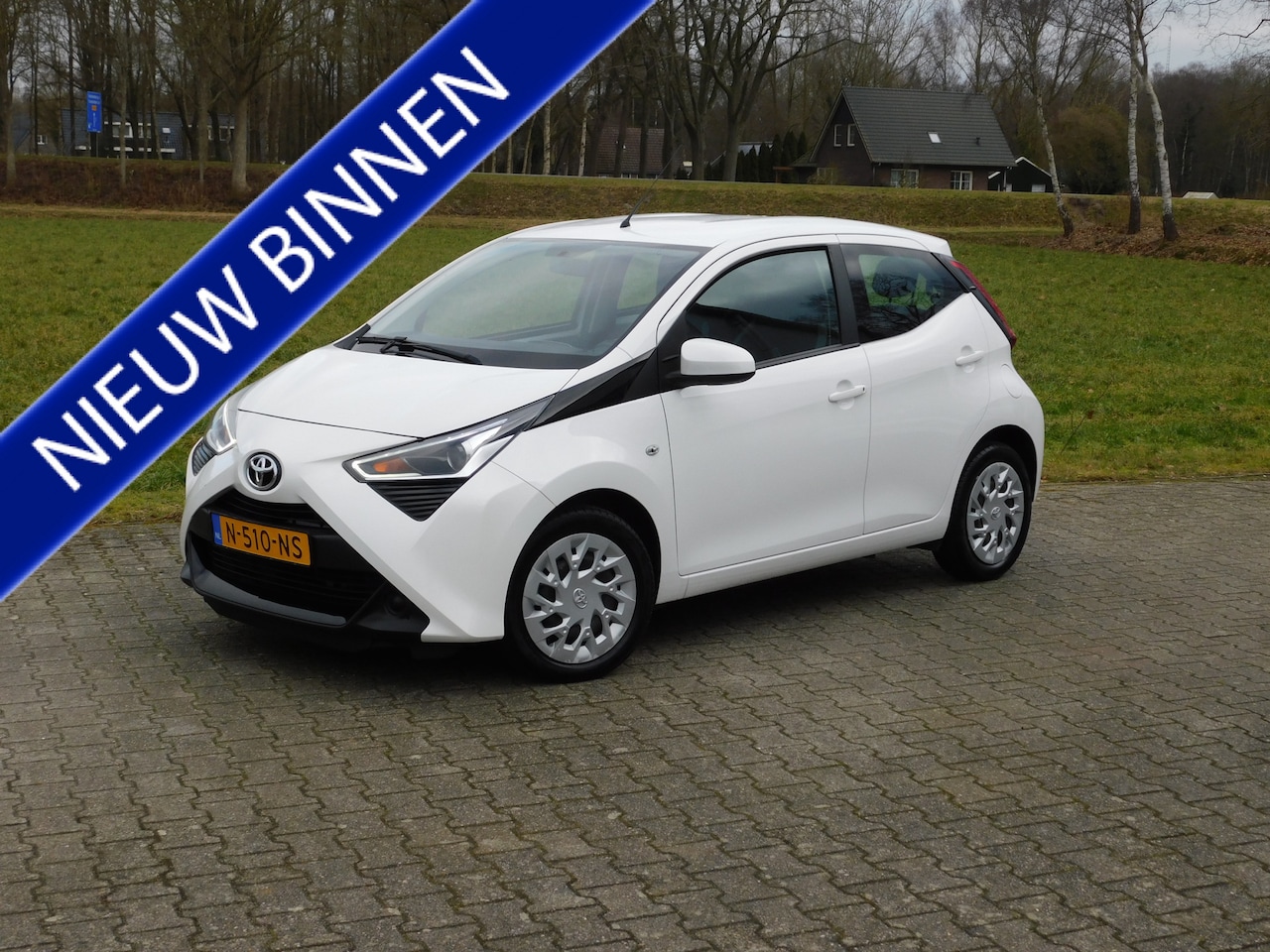 Toyota Aygo - 1.0 VVT-i x-play 1.0 VVT-i x-play, Camera, Carplay - AutoWereld.nl