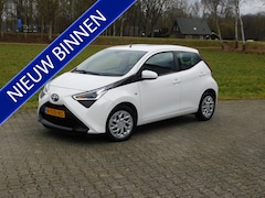 Toyota Aygo - 1.0 VVT-i x-play, Camera, Carplay
