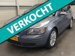 Volvo V50 - 2.4 Momentum - Airco - Leer - Mooie auto